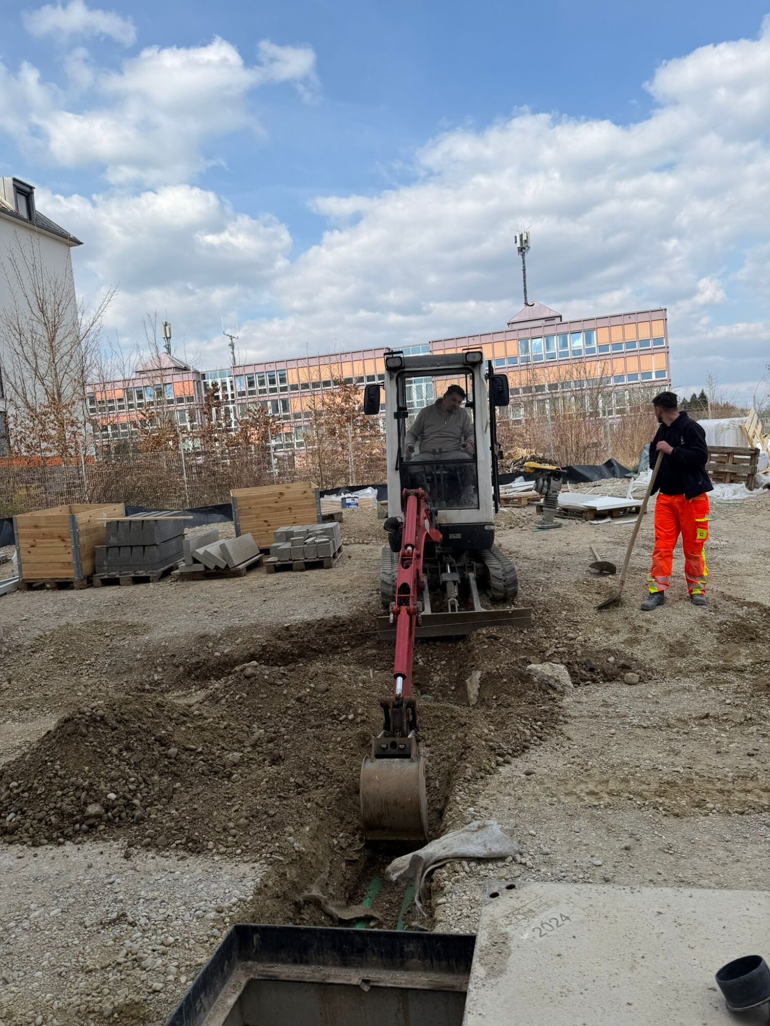 Kubota-KX41-3V-Kanalbau-Graben