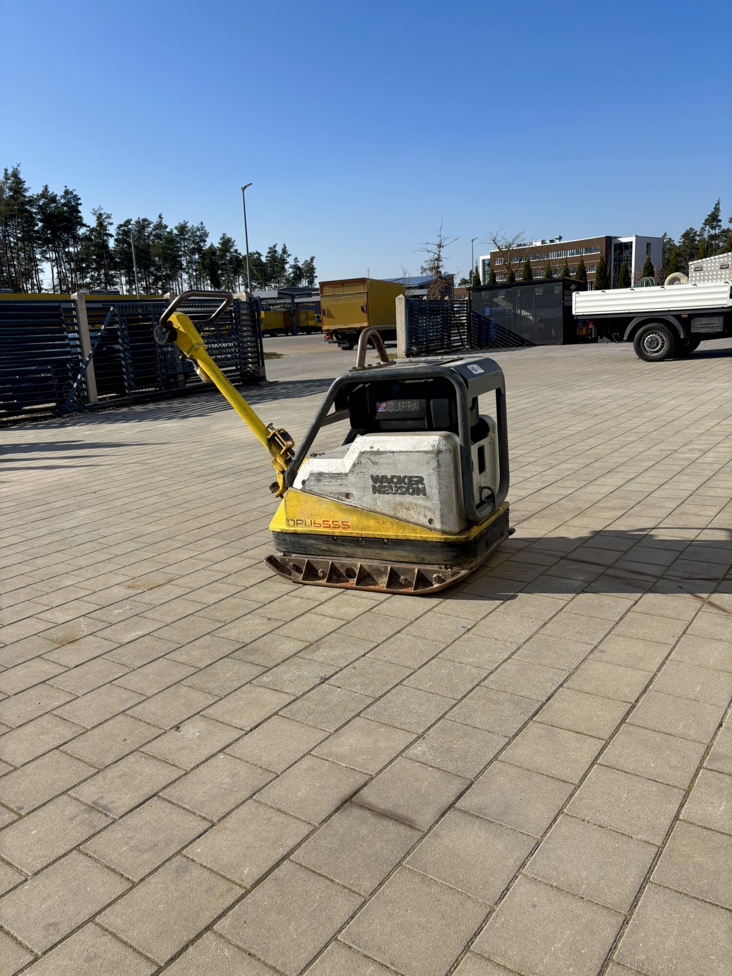 Wacker DPU 6555 Rüttelplatte – Mieten bei Baumaschinenvermietung Doni