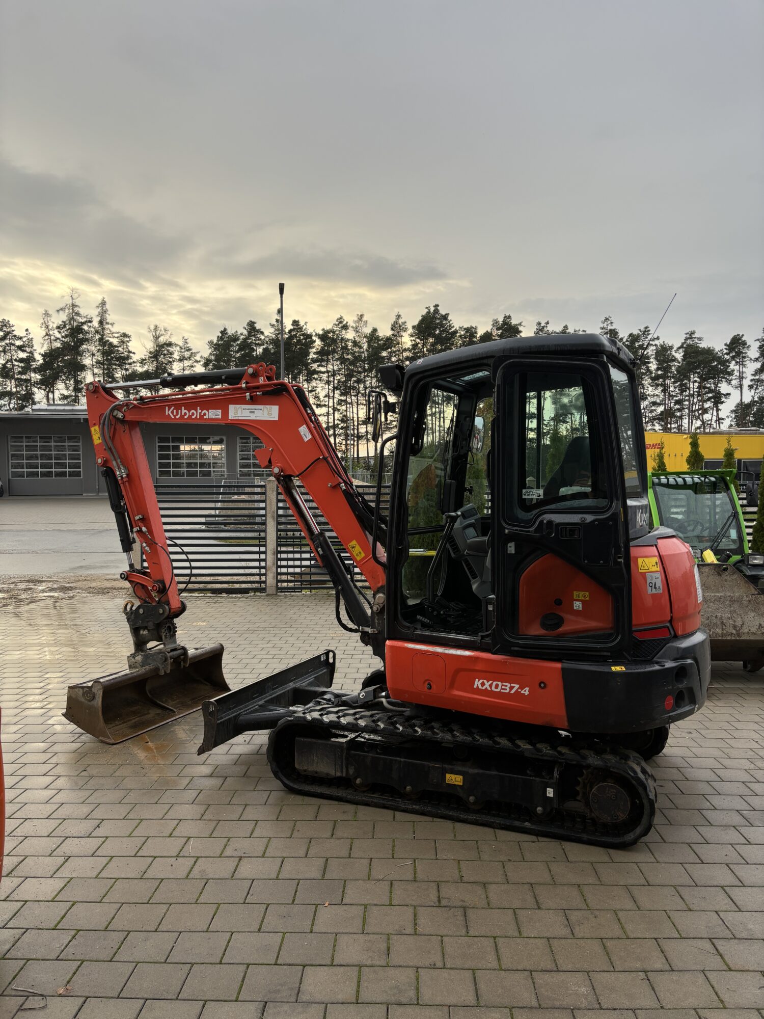 Kubota KX037-4 (3,6t) – Flexibler Bagger für Ihre Baustelle