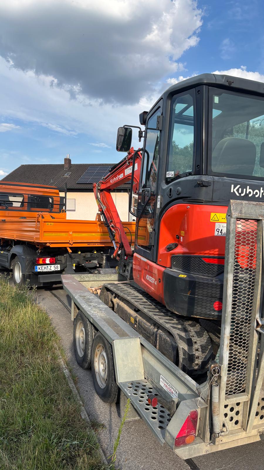 Transportanhänger mit rutschfester Ladefläche